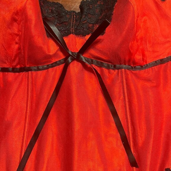 Lane Bryant Cacique Intimates 26/28 Red & Black Corset Wide Straps Sexy Feminine - Picture 3 of 5
